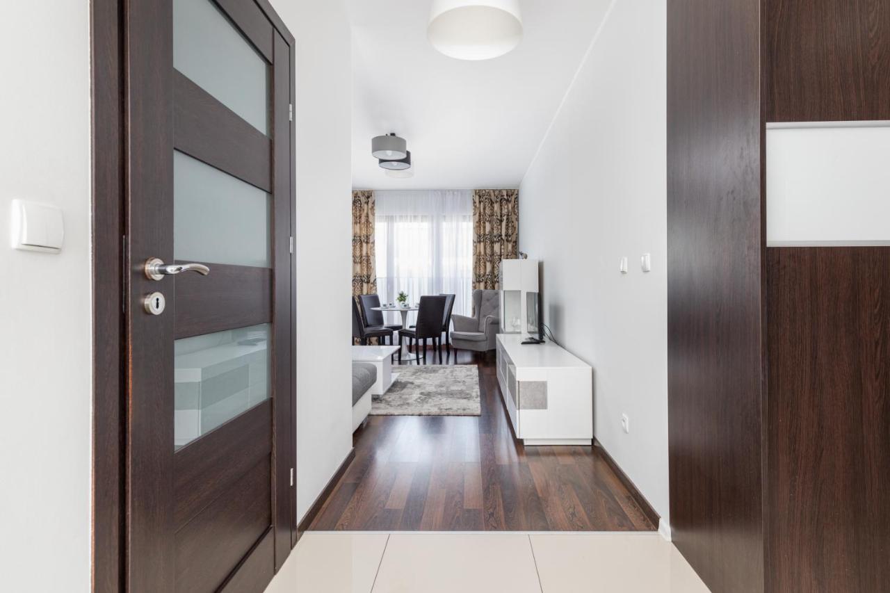Platan Center Iv By Renters Apartment