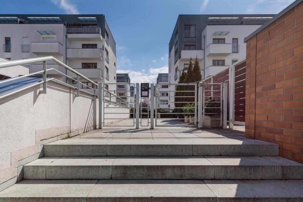 Platan Center Iv By Renters Apartment *