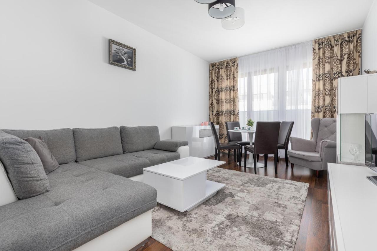 Platan Center Iv By Renters