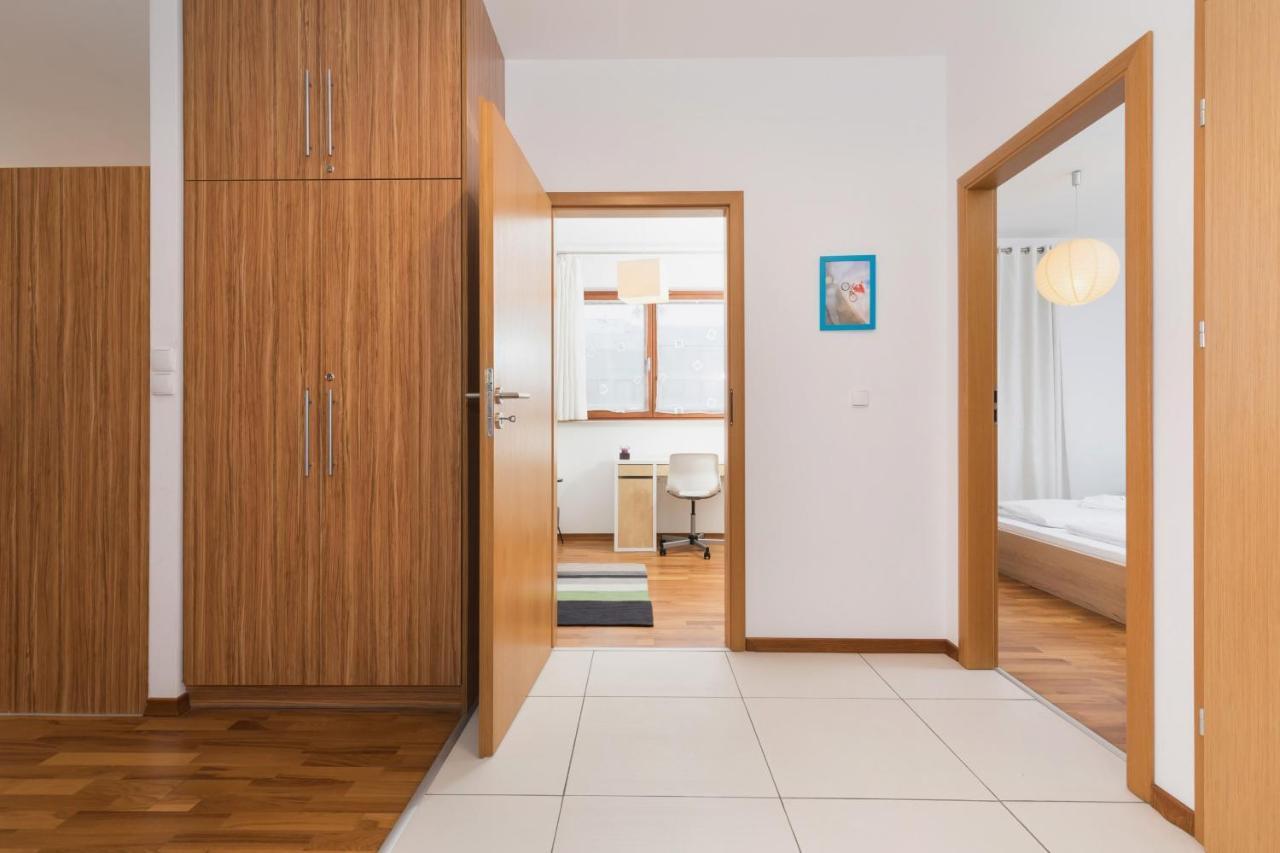 Platan Center Iv By Renters *