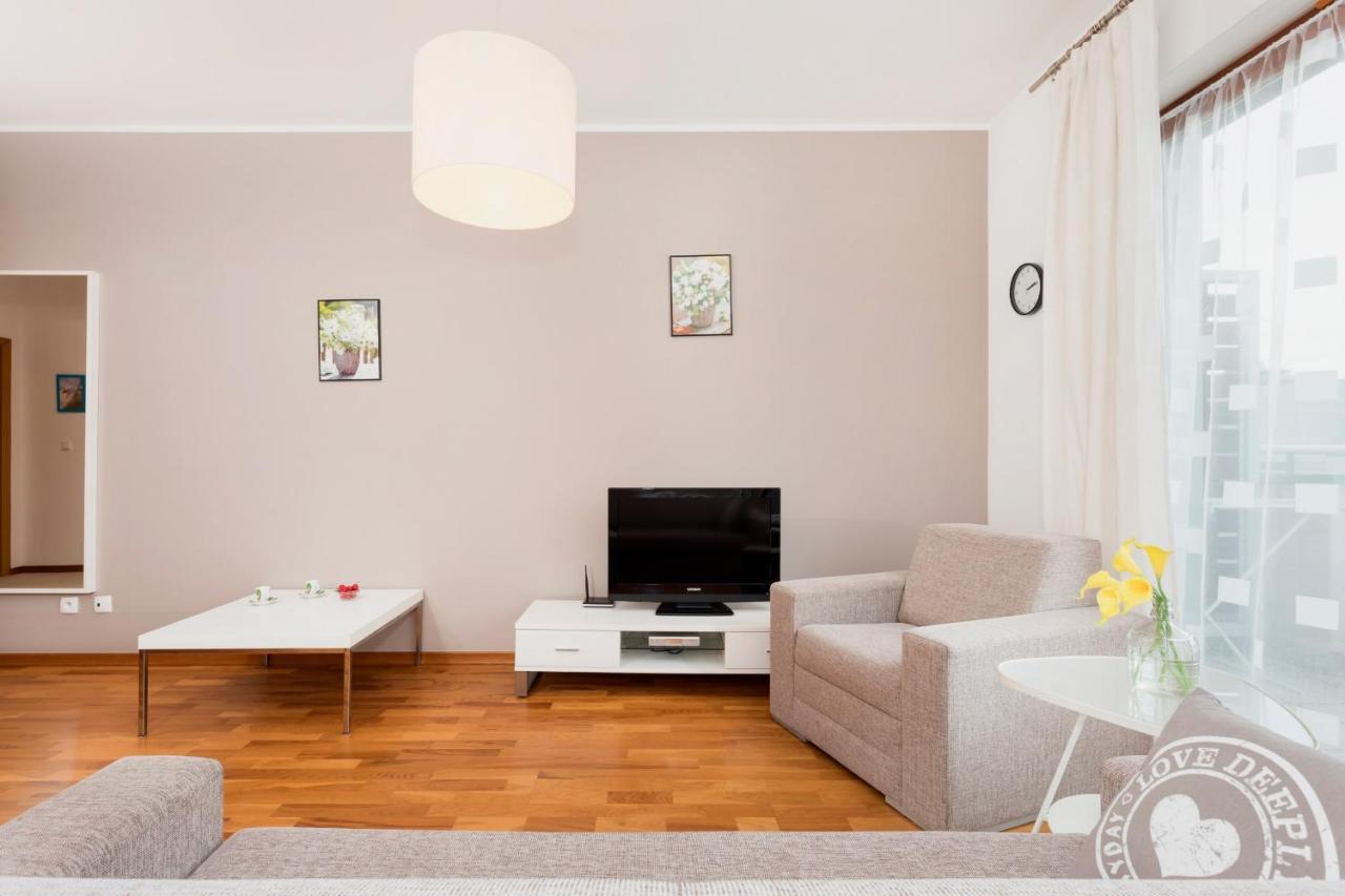 Platan Center Iv By Renters *