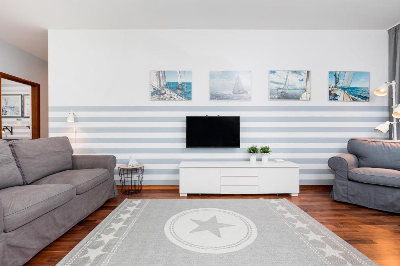 Platan Center Iv By Renters Apartment