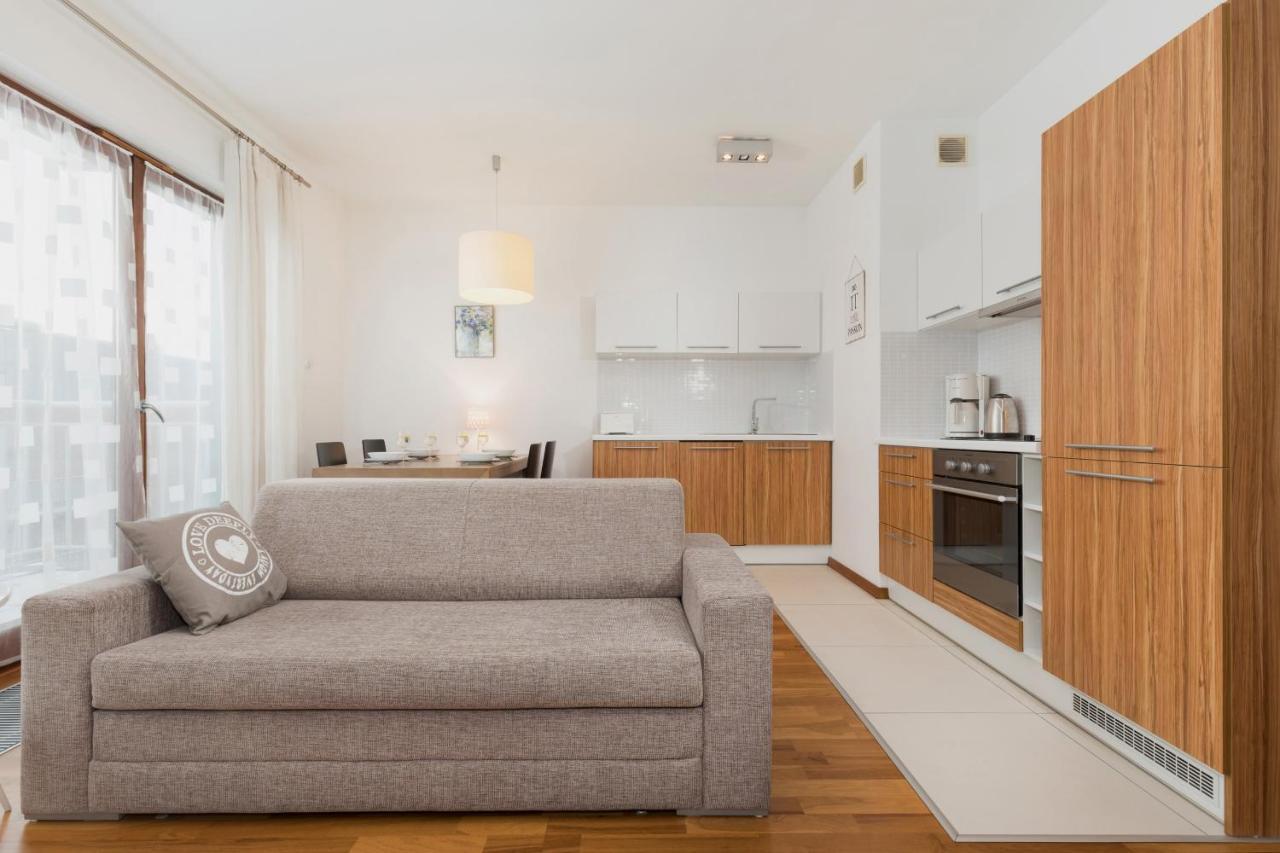 Platan Center Iv By Renters Apartment *