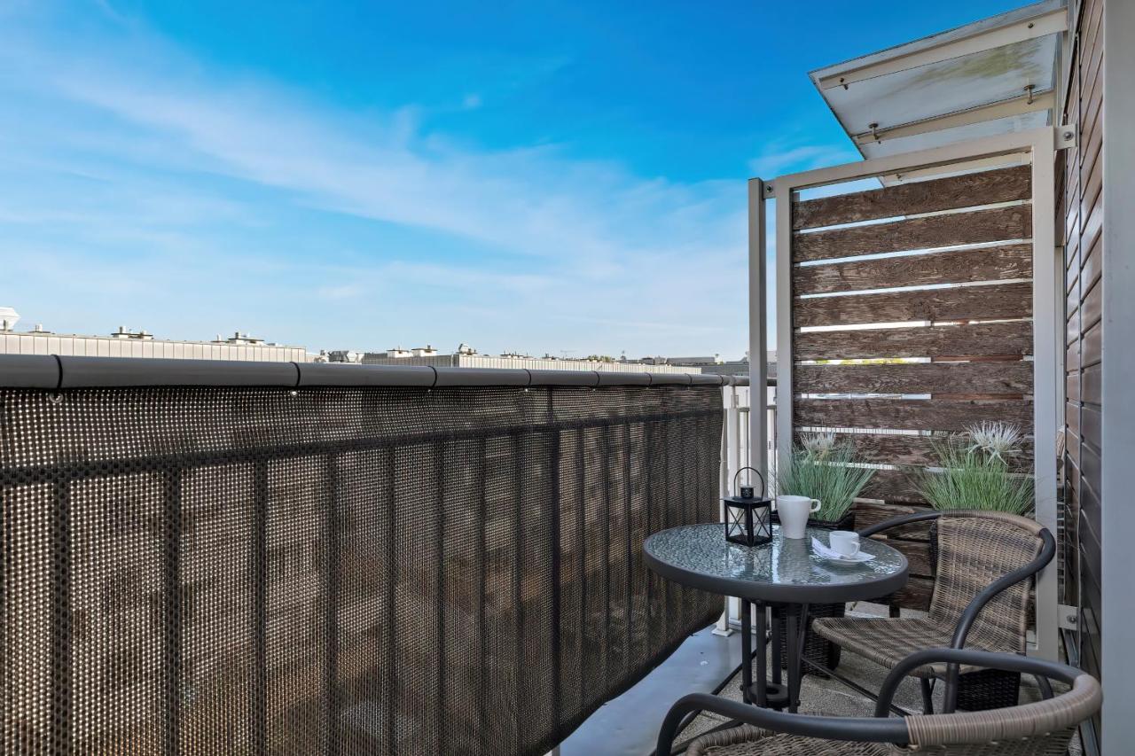 Platan Center Iv By Renters *