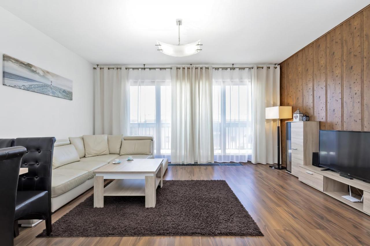 Platan Center Iv By Renters Apartment